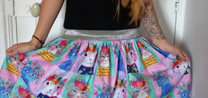 jupe élastiquée et froncée avec chat
